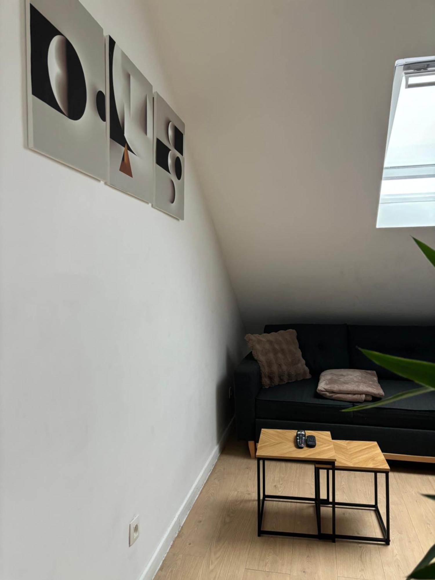 Ubuntu House - Charleroi Apartment Bagian luar foto